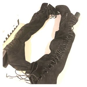 CHASE & CHLÖE over the knee heel boots